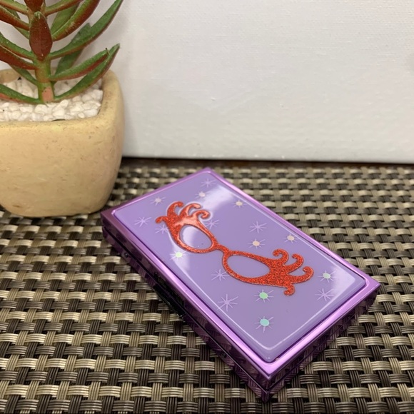 Mac Cosmetics X Dame Edna Eye Shadow Palette - Picture 3 of 4